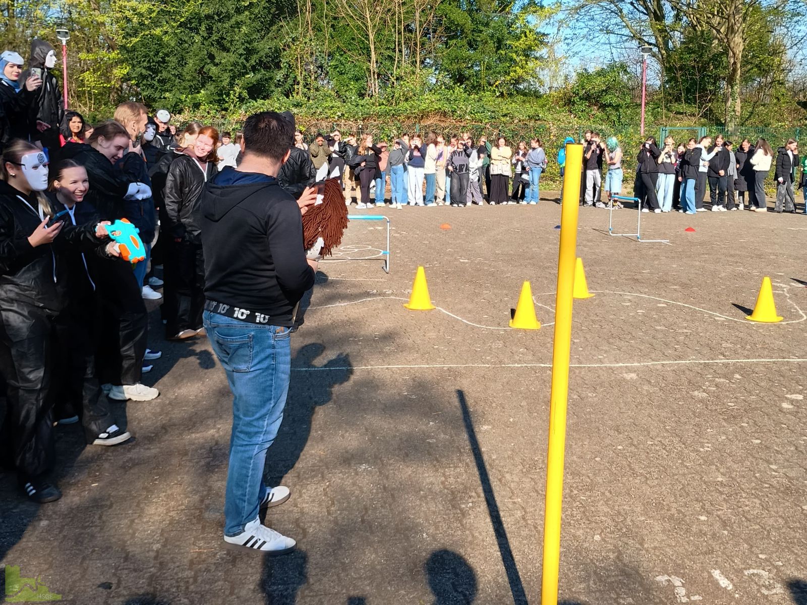 Letzter Schultag der Abiturientia: Sonne, Spiele und jede Menge Spaß an der Hardenstein-Gesamtschule